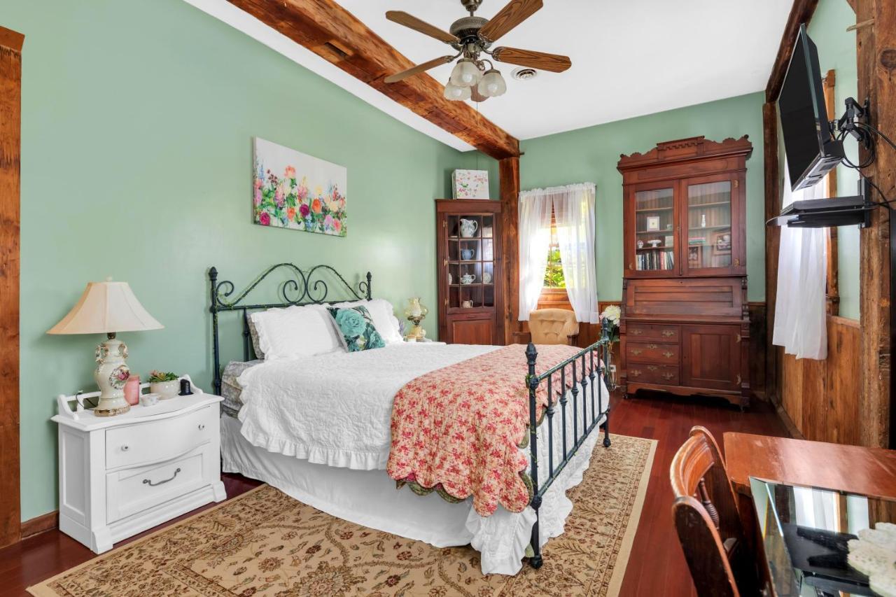 Osceola Mill Dining & Lodging Steeles Tavern Екстер'єр фото